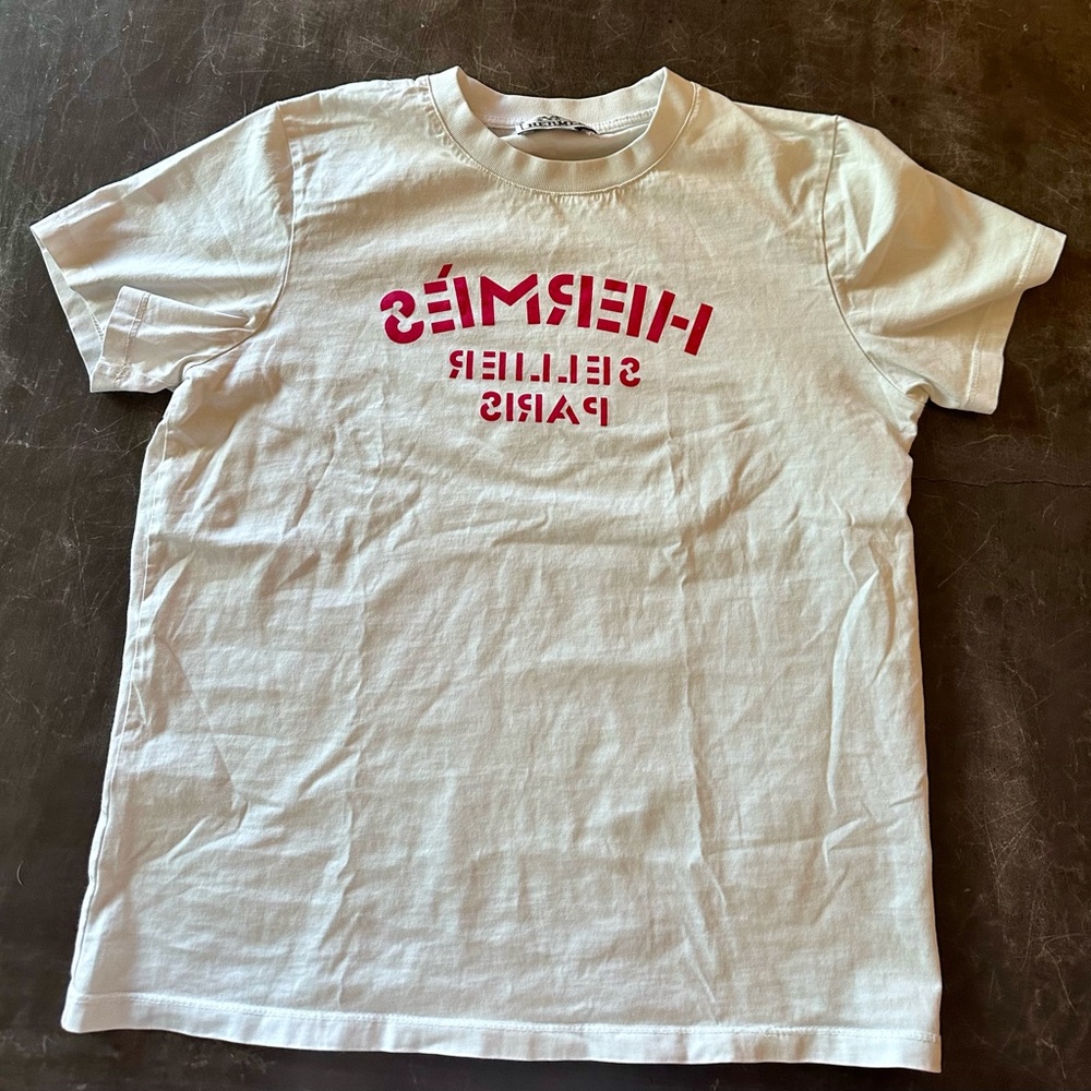 Hermès White T-Shirt with Red Logo